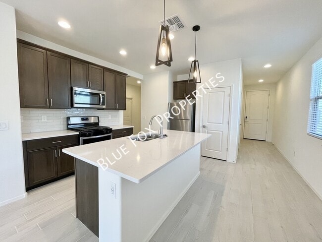 Building Photo - 10692 W Dickerson Dr