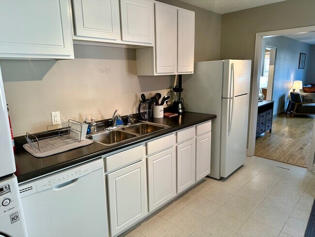 Building Photo - 4008 Minnehaha Ave