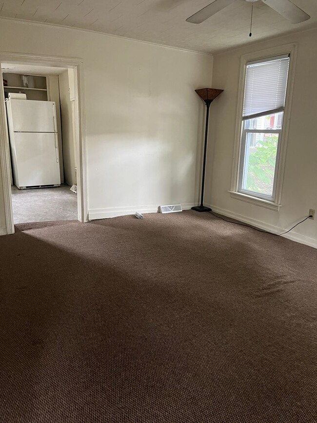 Building Photo - 2-3 Bedroom, 1 Bathroom Detached House in Shippensburg