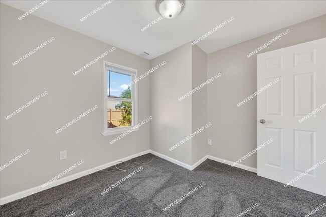 Building Photo - Fully Renovated 2-Bedroom Single-Level Home in Warren