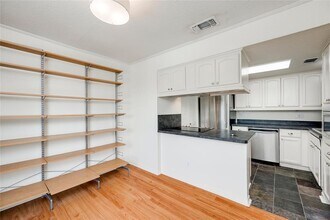 Building Photo - 1510 W N Loop Blvd