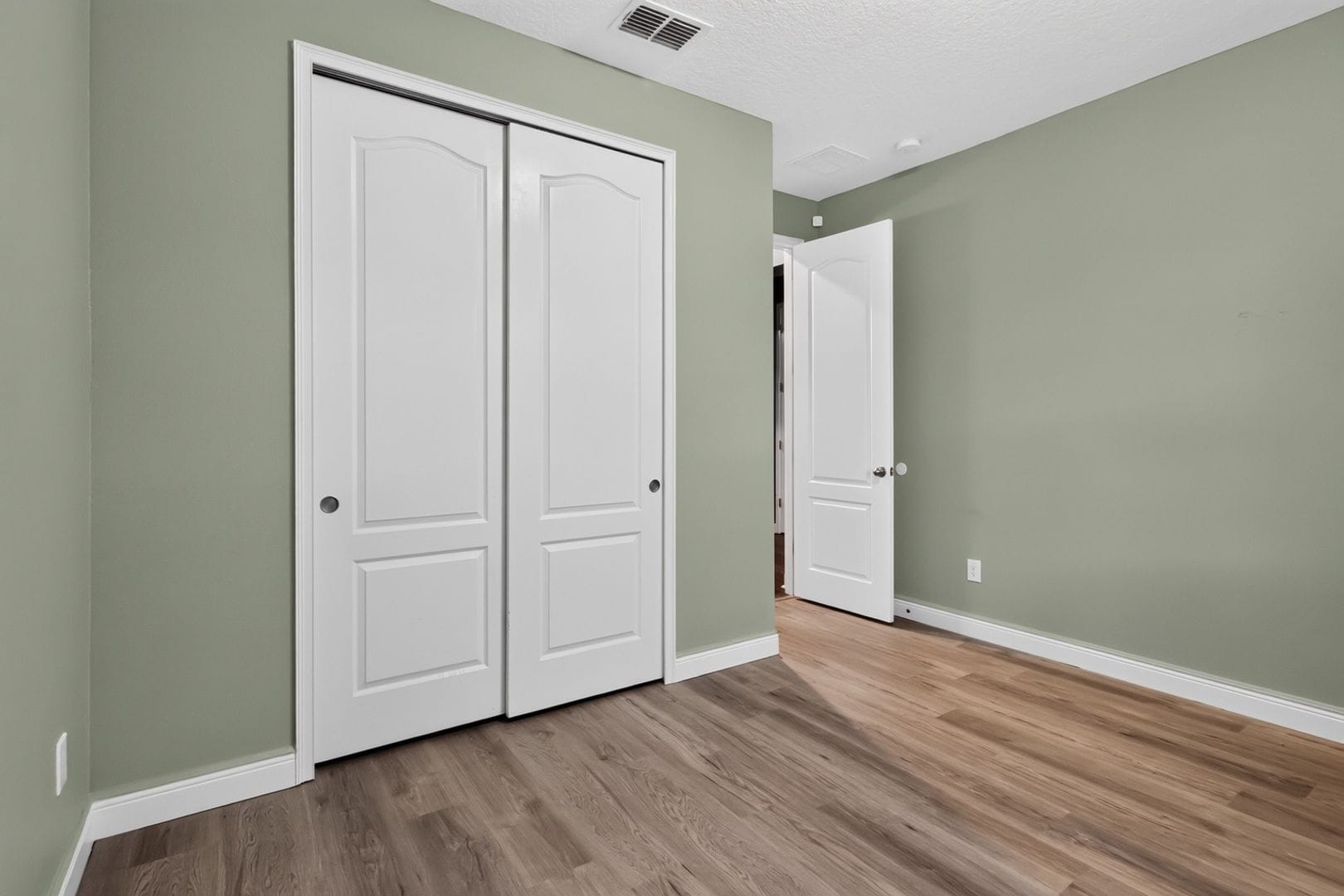 Building Photo - 6536 Calamondin Dr