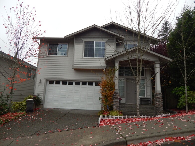 Building Photo - 13607 NE 202nd St