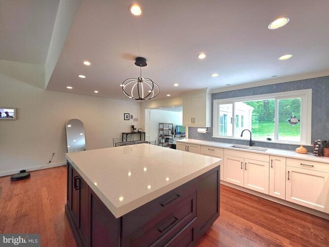 Building Photo - 8300 Beech Tree Rd