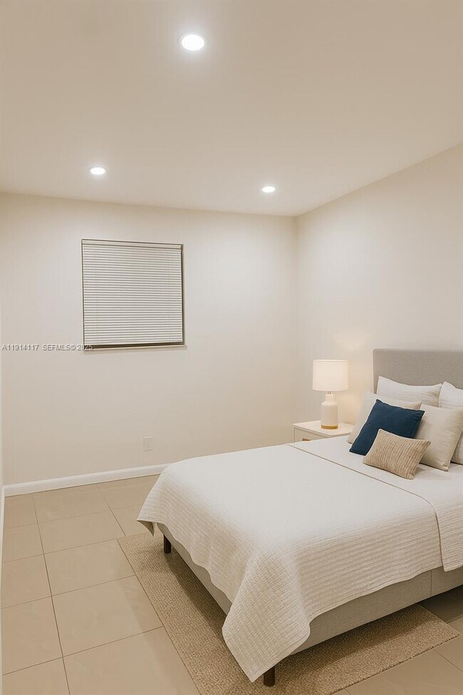 Building Photo - 1046 Foster Rd