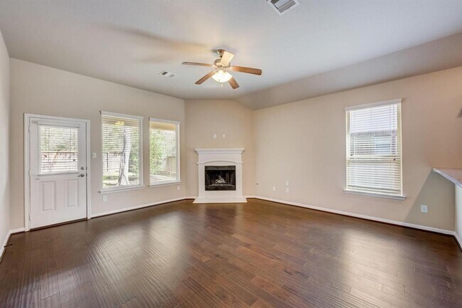 Building Photo - 166 Jaxxon Pointe Dr