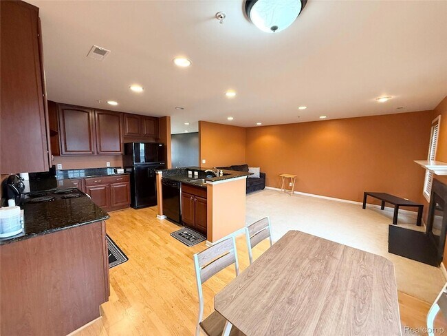 Building Photo - 207 Amys Walk
