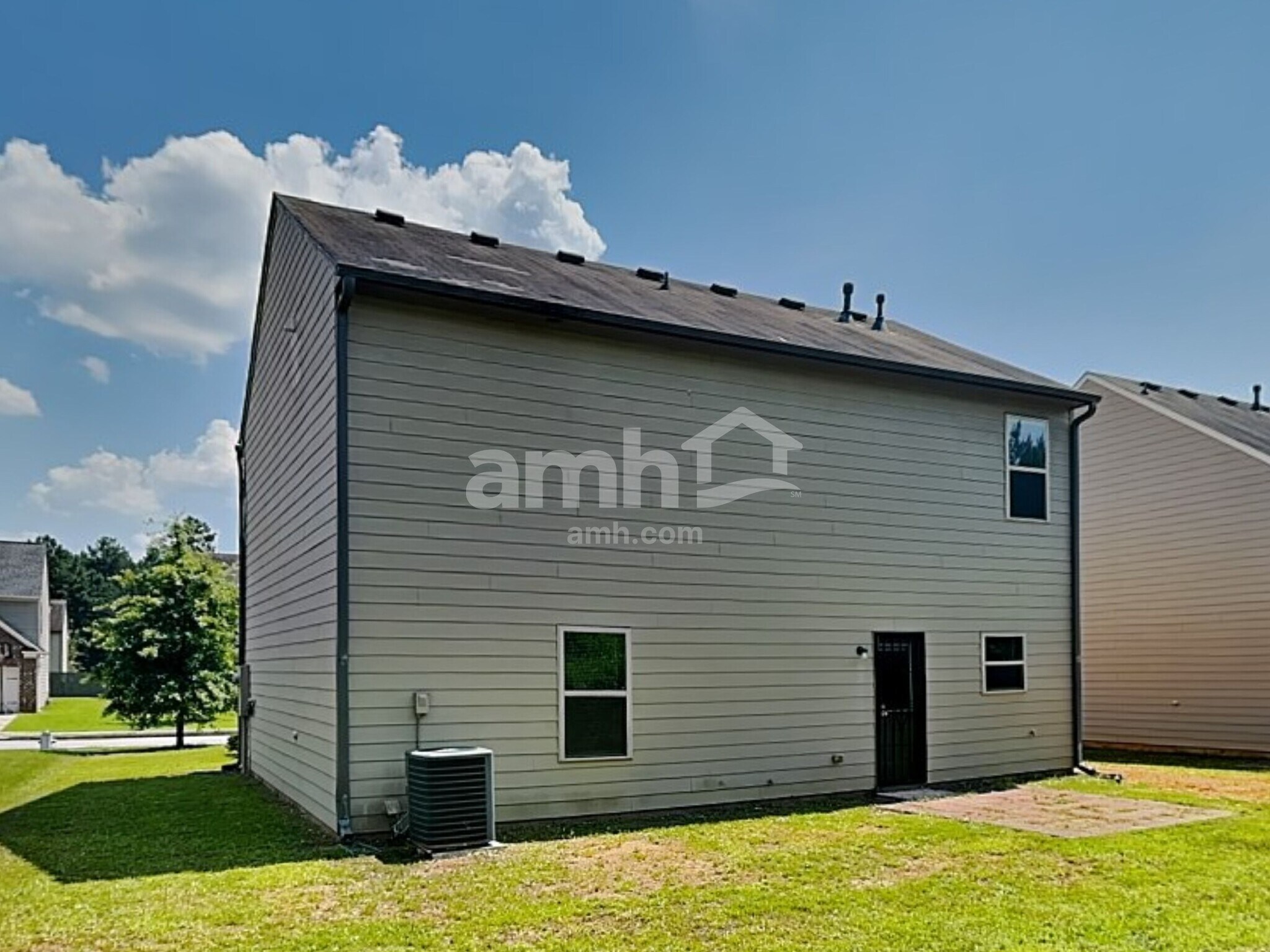 Building Photo - 2324 Joplin St