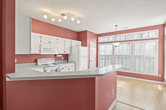 Building Photo - Great Wake Forest Location