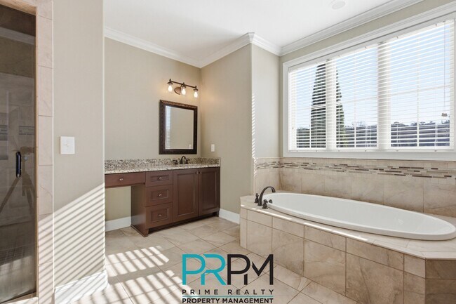 Building Photo - 129 Griffith Hill Way