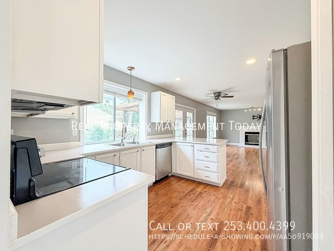 Building Photo - 4914 Norpoint Way NE