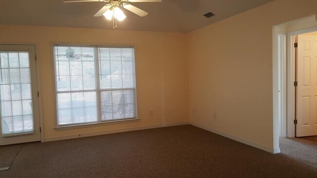 Building Photo - 3-Bed 2-Bath Brick Home located in the Heart of Foley