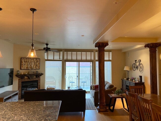 Building Photo - Fully furnished rental in downtown Anchorage