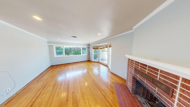 Building Photo - 6145 Mary Ln Dr