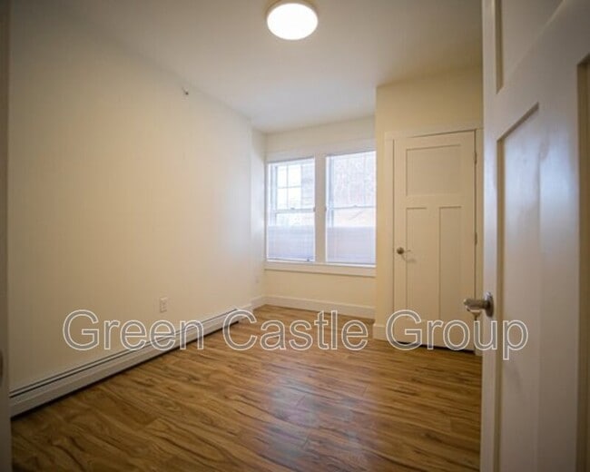 Building Photo - 28 S Williams St