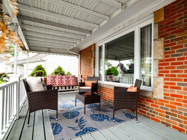 Building Photo - 386 Walworth Ave