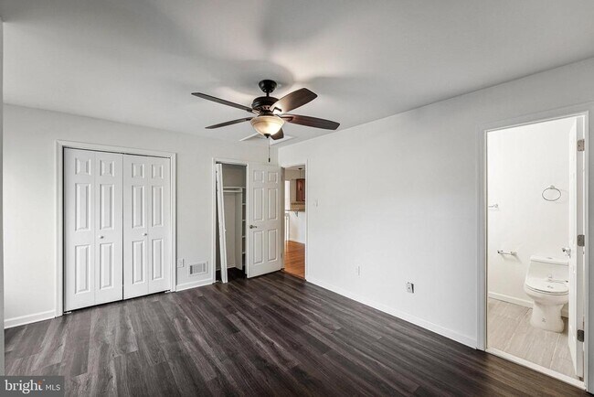 Building Photo - 8115 King Arthurs Ct