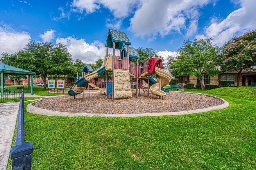 Building Photo - 2640 Grayson Way