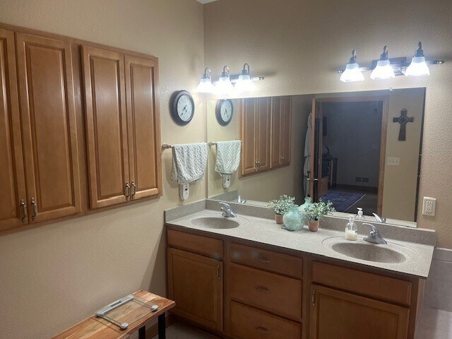 Building Photo - 12168 W Virginia Cir