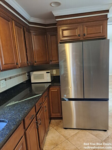 Building Photo - 158 Baker St