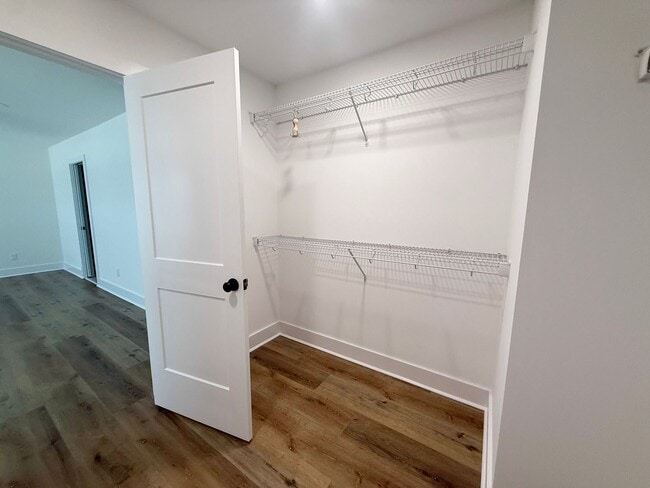 Building Photo - 3 Bedroom Home with 2 Car Garage and Resort Style Pool Access