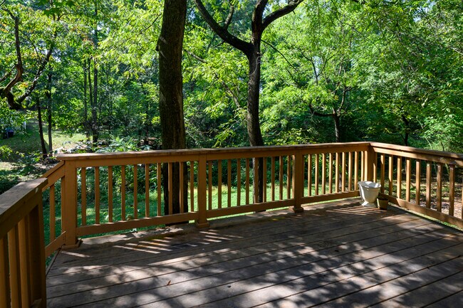 Building Photo - 144 Midland Rd