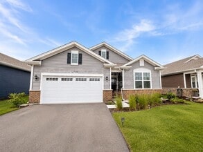 Building Photo - 14729 Greenbriar Dr