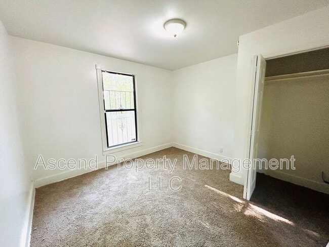 Building Photo - 1006 Rockway Dr