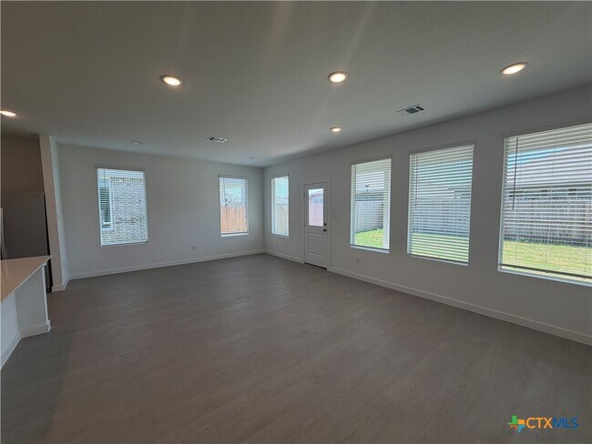 Building Photo - 8908 San Carlos