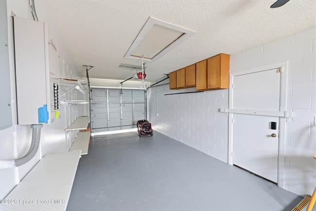 Building Photo - 1715 N Merrimac Dr