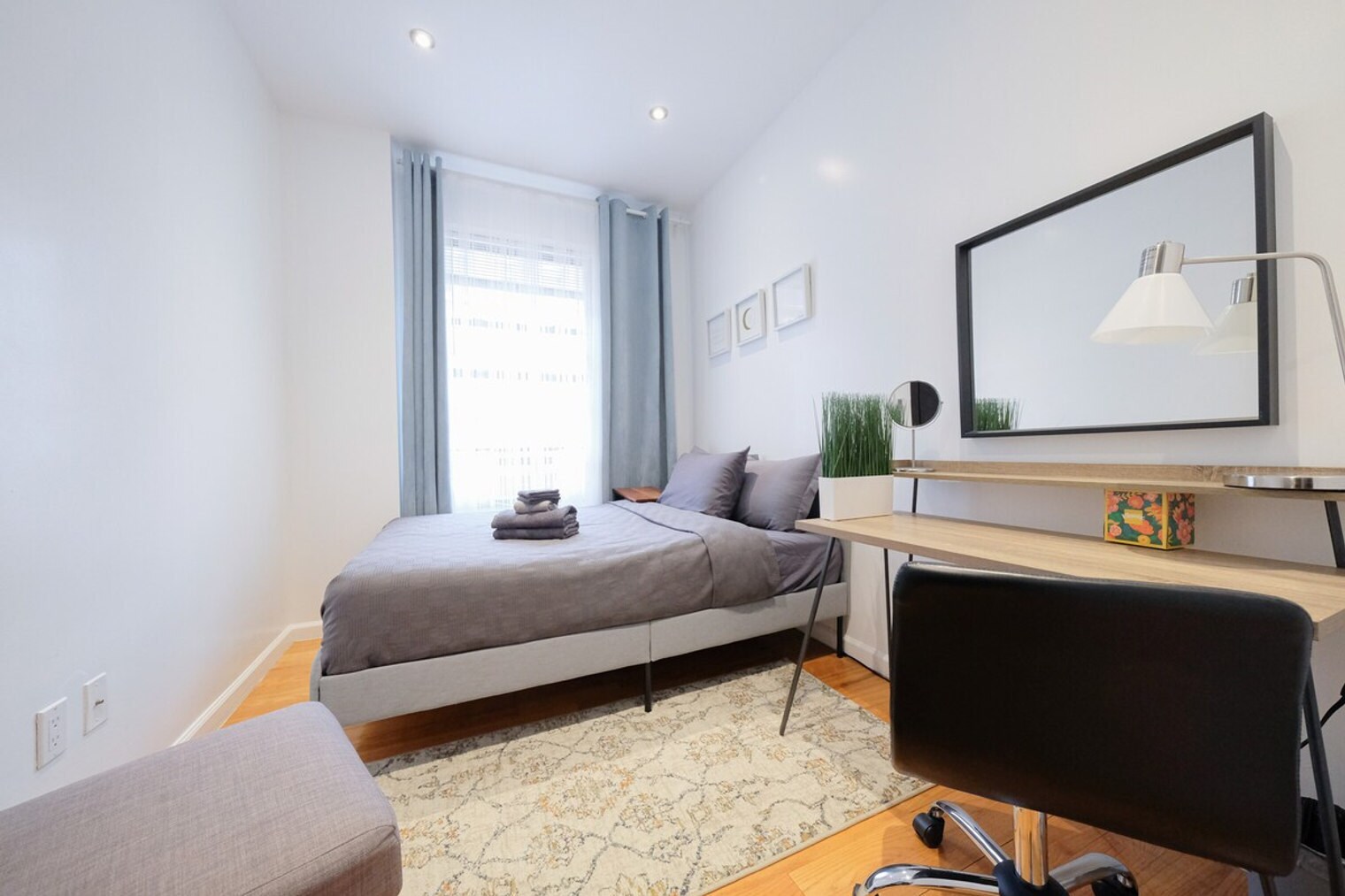 Building Photo - 5 W 101st St