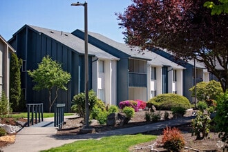 Building Photo - Thunderbird Village