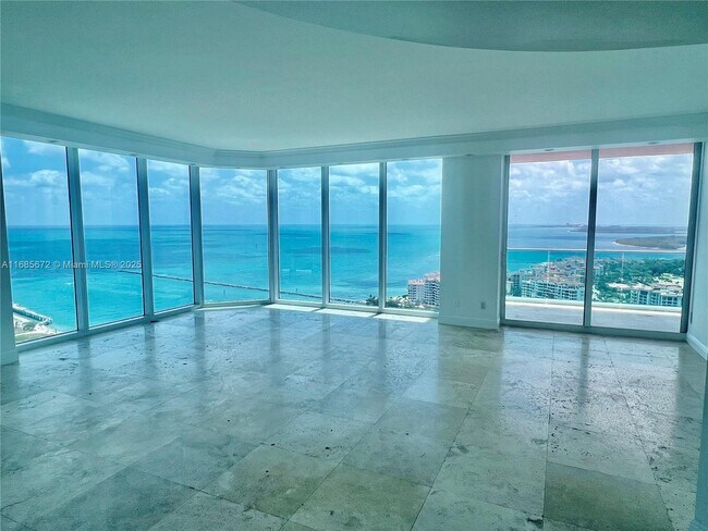 Building Photo - 300 South Pointe Dr