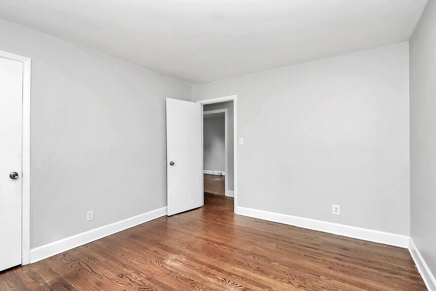 Building Photo - 4808 Brooktree Dr