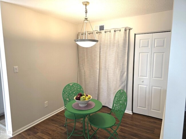 Building Photo - 2811 Edridge Ct