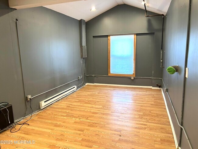 Building Photo - 1510 7th Ave