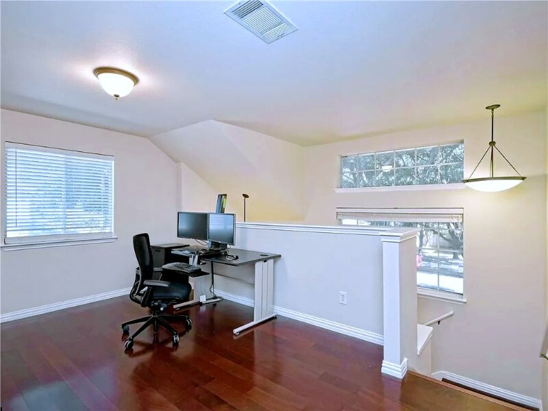 Building Photo - 1806 Wallin Loop