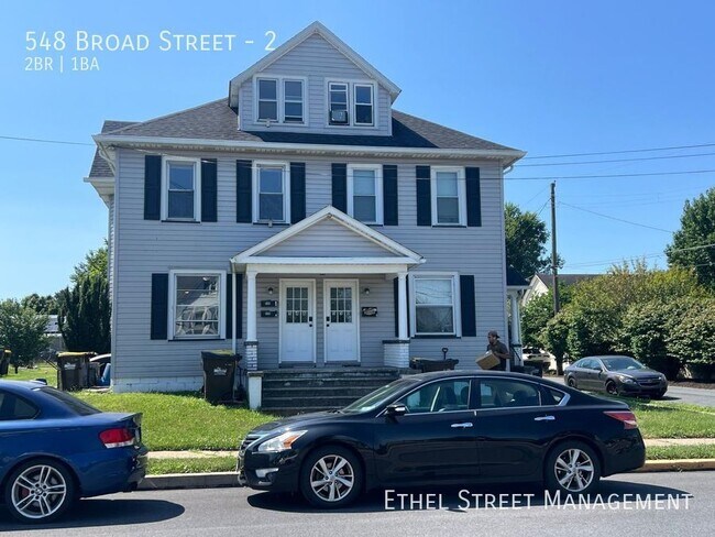Building Photo - 548 Broad St