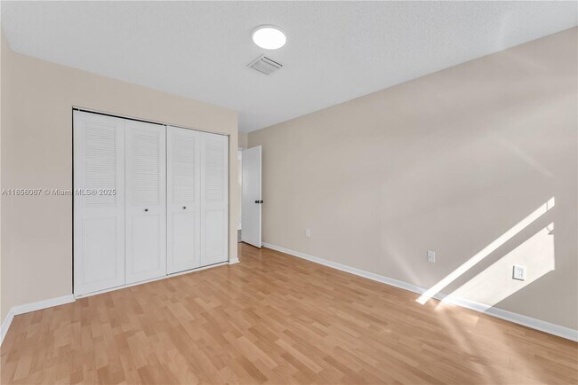 Building Photo - 10073 SW 117th Ct