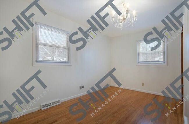 Building Photo - 5671 Christie Ave - Gorgeous 4 Bed