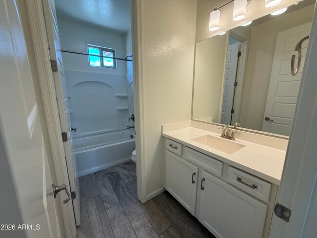 Building Photo - 263 E Lantana Dr
