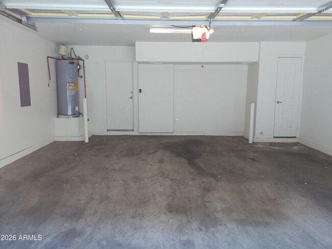 Building Photo - 16825 N 14th St