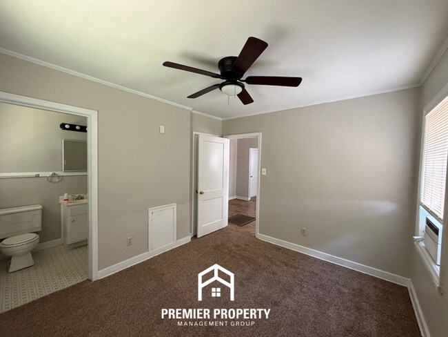 Building Photo - Cozy & Private 1BR/1BA Cottage | Fenced Yard & Washer/Dryer Included