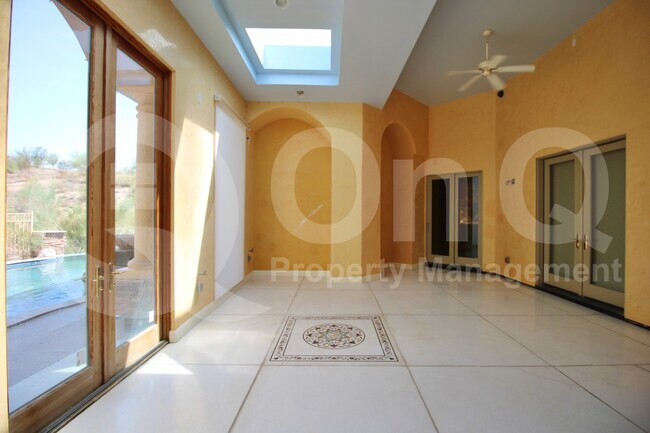 Building Photo - 15118 E Camelview Dr