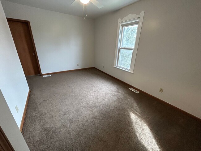 Building Photo - 1039-1039 S 12th St