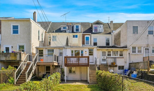 Building Photo - 108 Maple St