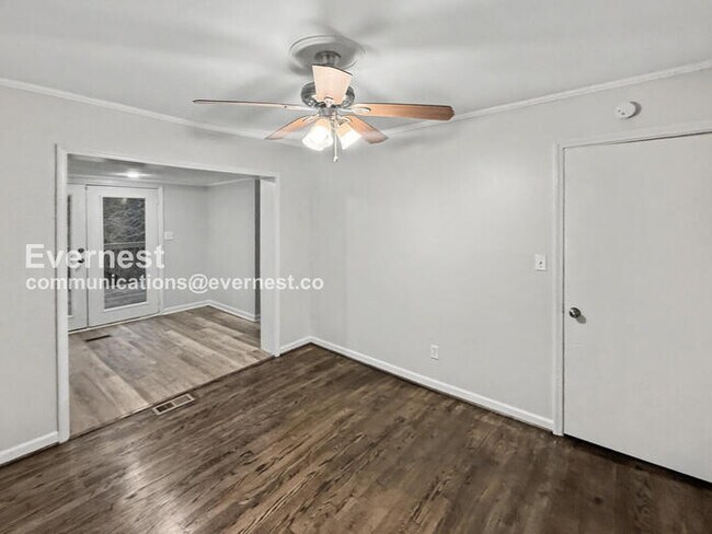 Building Photo - 4905 Scenic View Dr