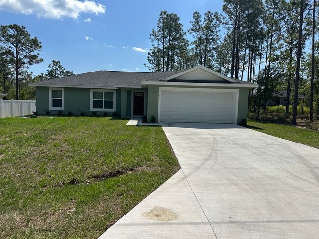 Building Photo - Silver Springs Shores