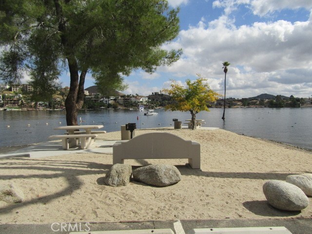 Building Photo - 23057 Big Tee Dr