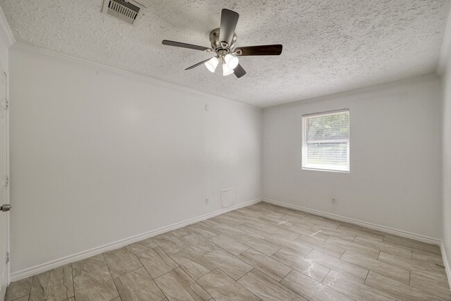 Building Photo - 25747 Timber Lakes Dr